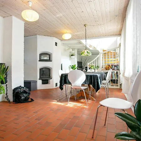 Xii Semesterbostad *